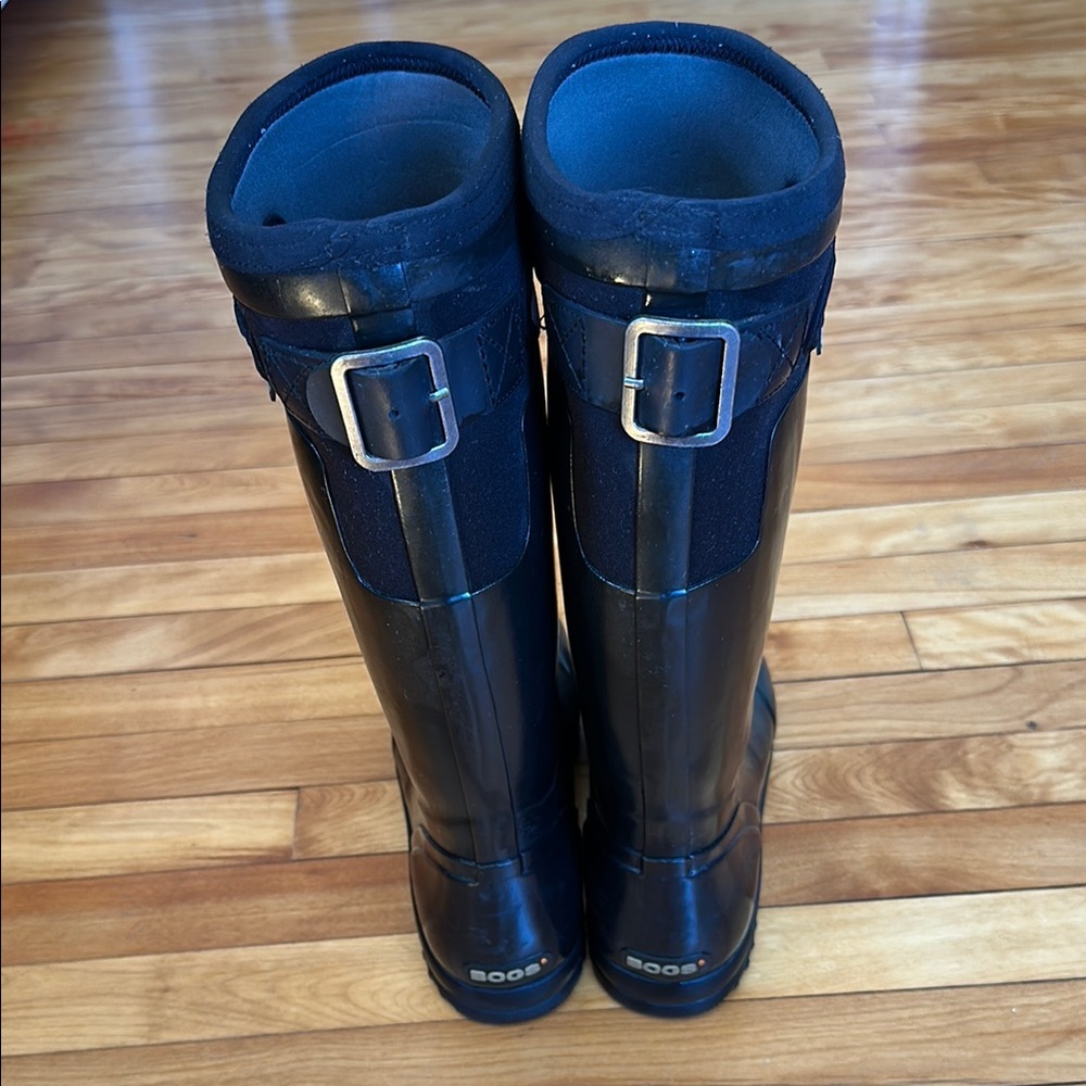 Bogs Waterproof Boots - Picture 2 of 5